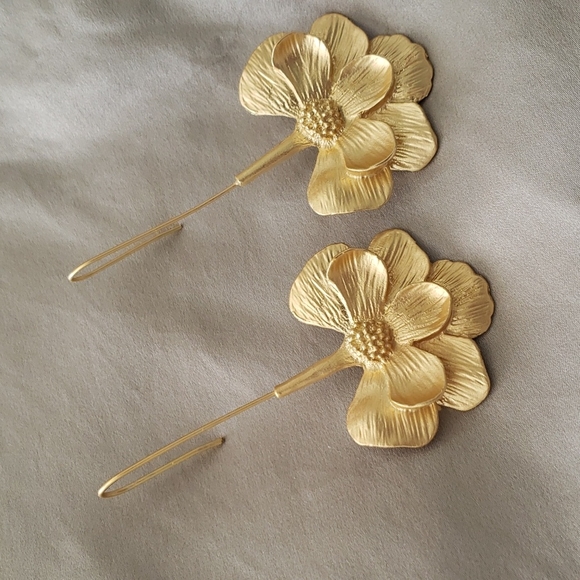 2/$25 Gold Textured Flower Threader Drop Earrings - Picture 6 of 6
